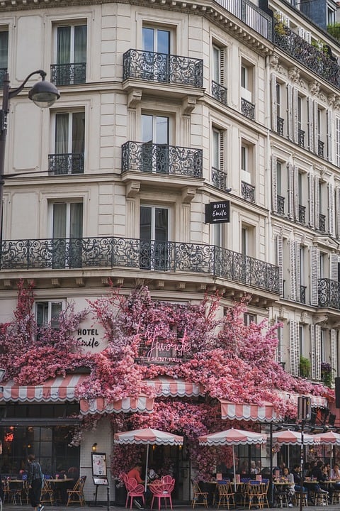 paris luxury hotels