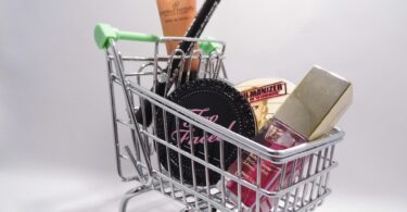 secondhand shopping