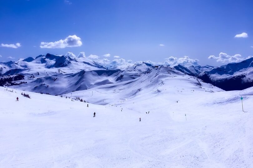 ski resorts canada